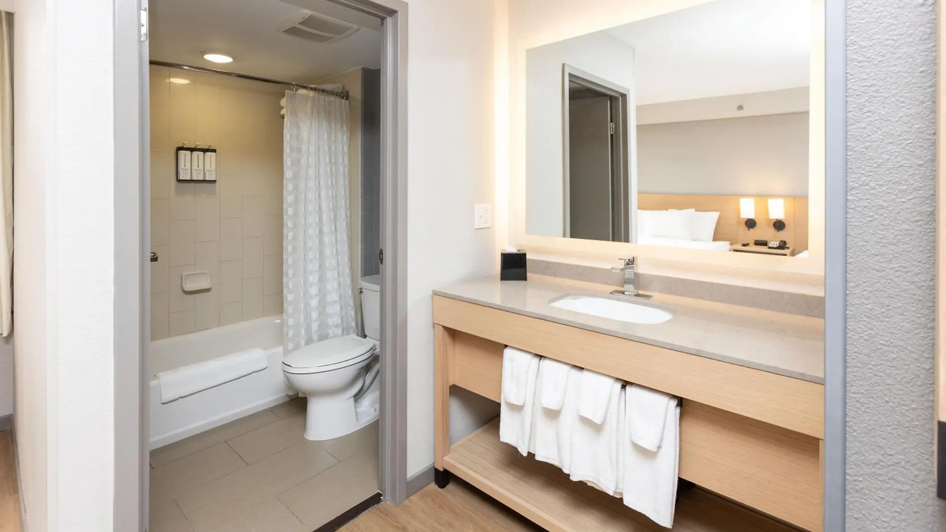 Hyatt Place Charlotte Arrowood Hotel